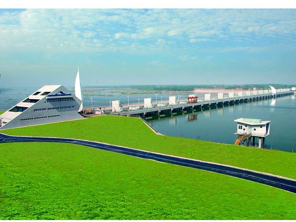 劉家道口樞紐工程：強(qiáng)震區(qū)大型表孔弧形閘門，型鋼砼錨體弧門支座預(yù)應(yīng)力閘墩