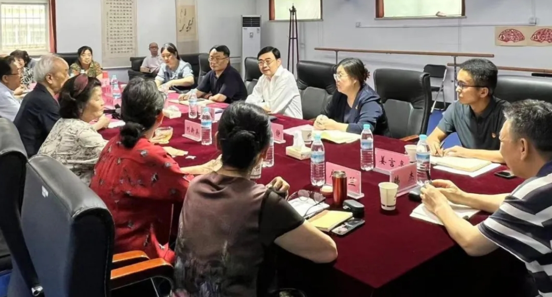 薪火相傳話初心 凝心聚力謀新篇——慶“七一”老干部座談會